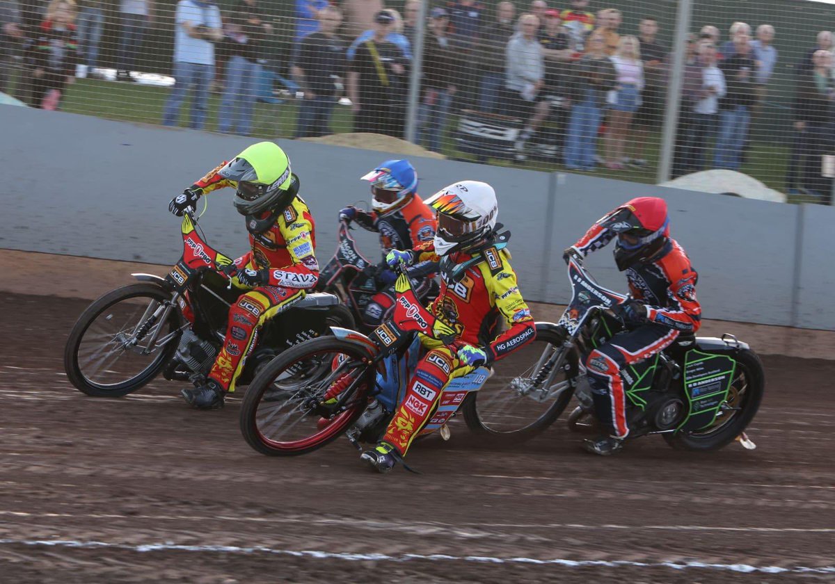 SpeedwayGB's tweet photo. ๐จ ๐๐๐ง๐๐ฆ๐ง | ๐
๐ ROWE Motor Oil Premiership
๐ Northampton International Shaleway
After 7๏ธโฃ races, itโs the visitors who lead. Drew Kemp is enjoying an excellent night with eight points from three outings.
๐ฆ ๐๐ข๐ซ๐๐ฆ 1๏ธโฃ9๏ธโฃ-2๏ธโฃ3๏ธโฃ ๐๐๐ข๐ก๐ฆ ๐ฆ
๐ธ Steve Dixon
#๏ธโฃ #NORLEI #britishspeedway๐ฌ๐ง