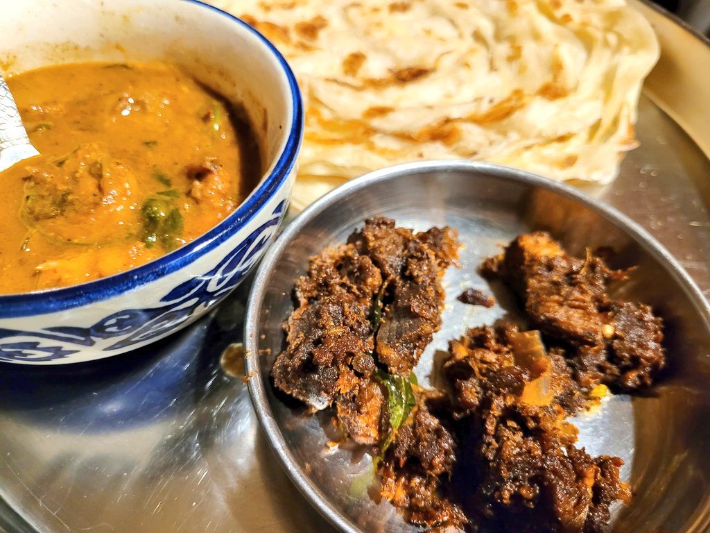 SaibBilaval's tweet photo. Prawn curry, erachi fry and malabar parotta: https://t.co/mTAlC3d3cM