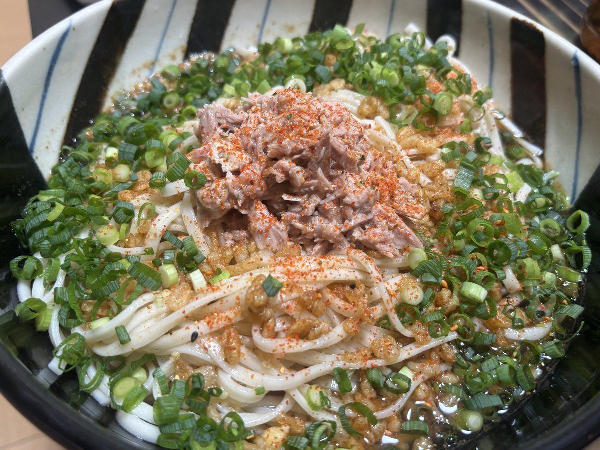 ニシ tweet media
