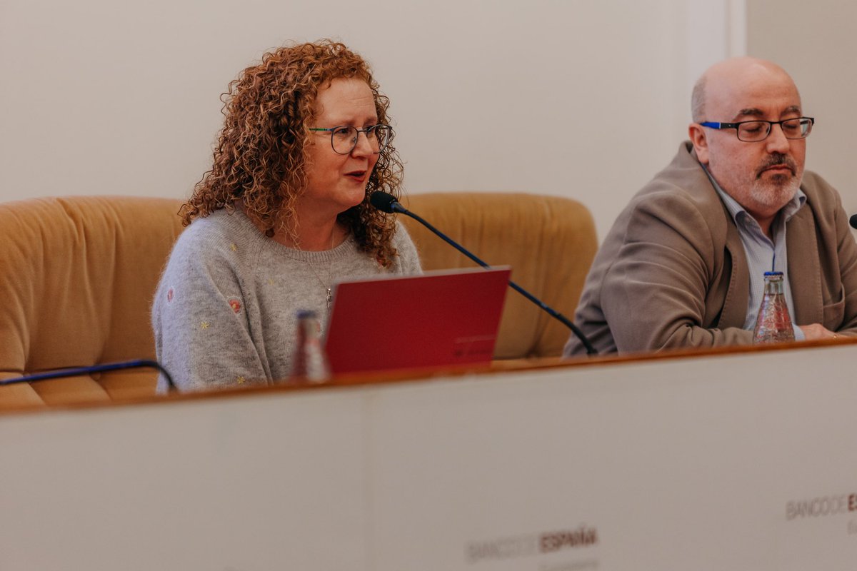 MujeresEnII's tweet photo. Mercedes Oliva @Meroliva, 
Como representante de @MujeresEnII del @cciinfor subrayó el carácter constante del proyecto:
“El trabajo de este grupo es un trabajo silencioso pero constante para promover la profesión desde la infancia y generar referentes femeninos.” https://t.co/loUZAGQT4q