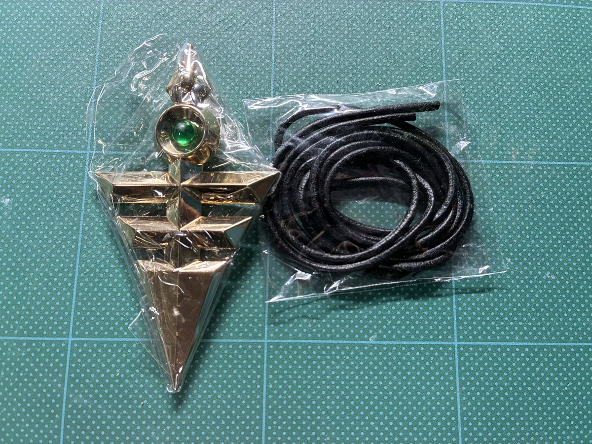 日本で販売されていたナンバーズコンプリートファイルに皇の鍵🔑が入っ