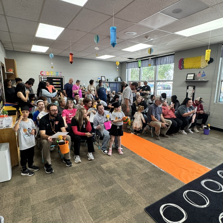 BCPSD_Wildcats's tweet photo. 🎓Kindergarten Graduation happened today! 🎓 

These students have worked hard &amp; grown so much! Mrs. Robinson &amp; Miss Joscette helped them celebrate in big way. 

🐾 Congratulations, Kindergartners! 🐾 https://t.co/n0kRYHisM4