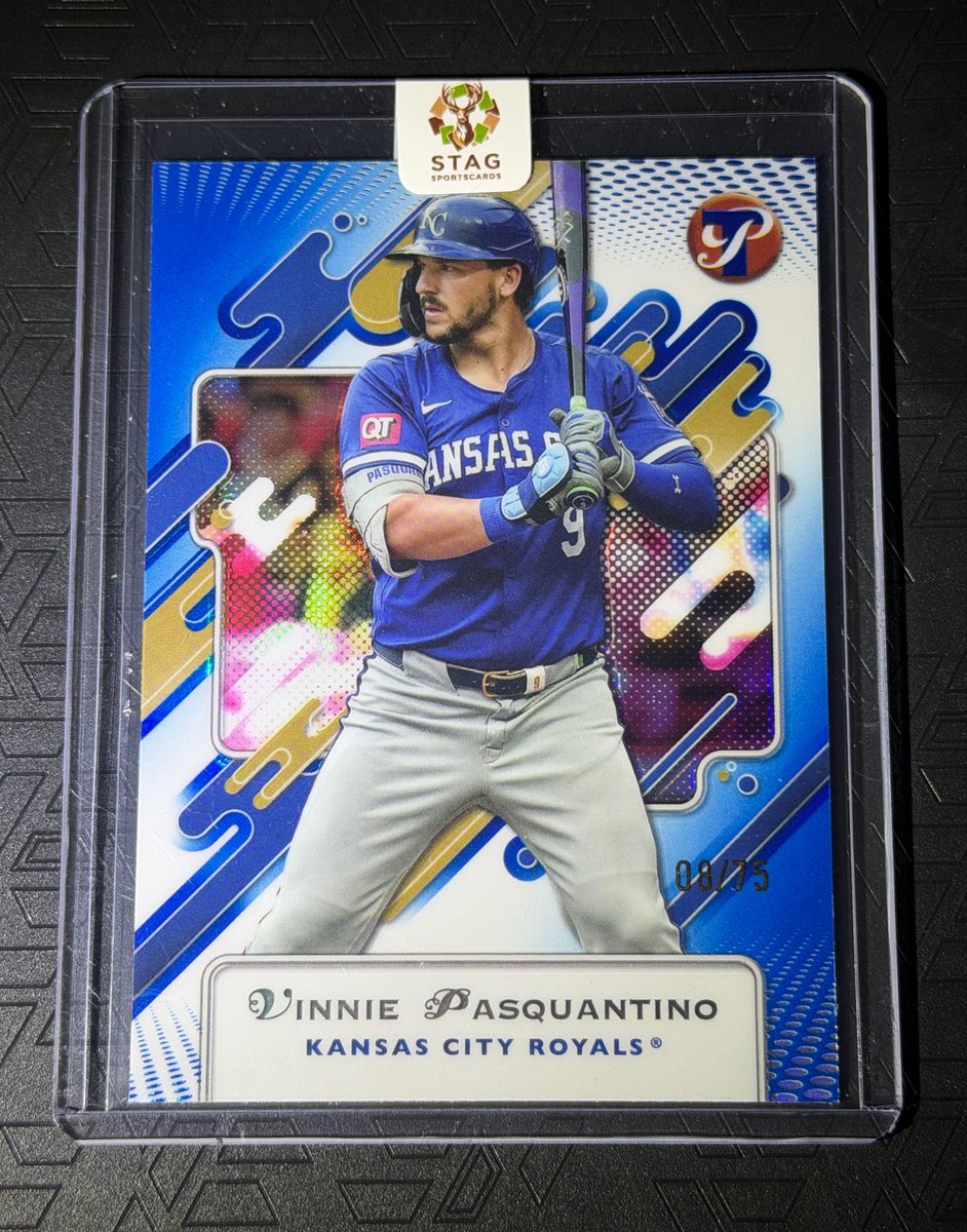 BALLBAKEDTAKES's tweet photo. Received this from a seller on eBay awhile back and it’s such a pristine card. 🤌🏻Excellent seller, no clue who they are but they were pretty awesome for sending this squatch for free.
I love my #pasquatch #vinniepasquantino https://t.co/yGWjfzAGaI