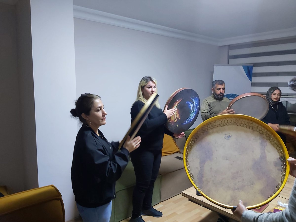 Akademy13's tweet photo. Li Akademy'ê kursa erbaneyê (defê) berdewam dike... https://t.co/E7ZSsGSo5Z