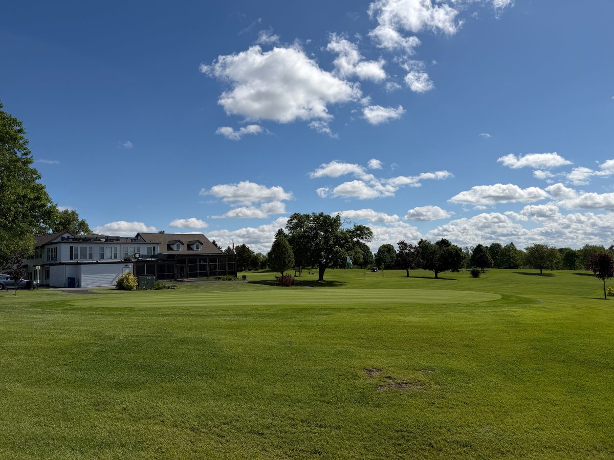 GcsaIowa's tweet photo. Thanks to Andy at Bunker Hill Golf Course for taking the time to talk about the course and happenings with Dubuque Parks and Recreation! https://t.co/F20E0Le8fe