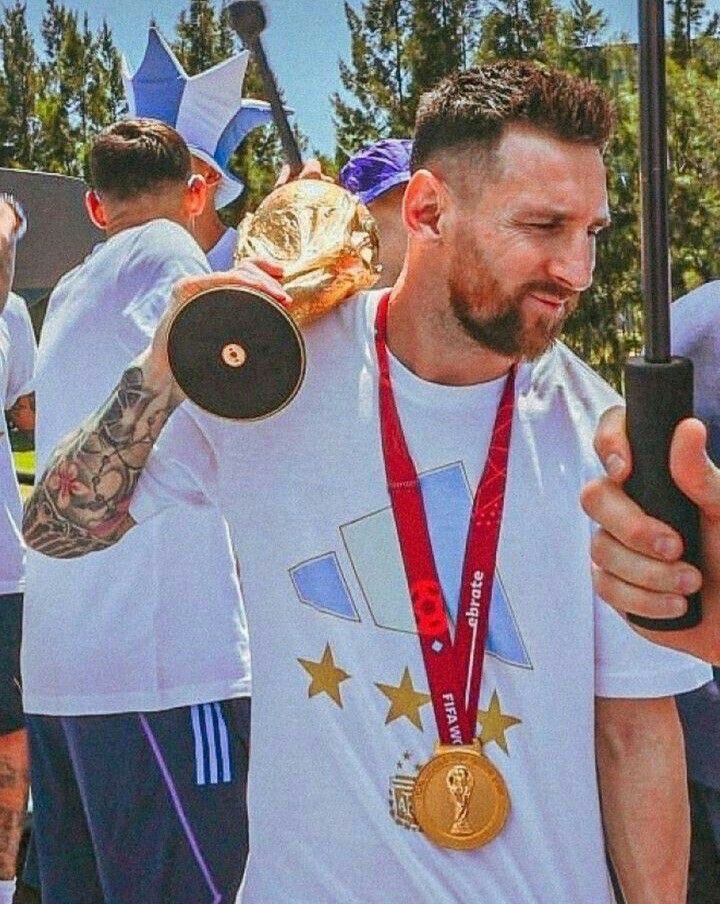Tobs_fc's tweet photo. 🚨 Peter Drury: Lionel Messi has conquered his final peak. The debate can go on if you like. https://t.co/NBonw39aTW