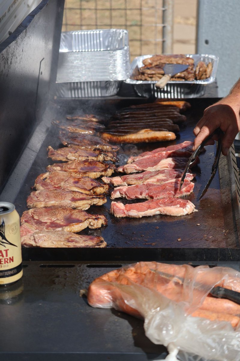 FutureBeef's tweet photo. Clermont Cattleman’s Challenge competitors visited Paringa Feedlot recently for biosecurity updates, feedlot insights and to pick their show team + carcass steer ahead of the Clermont Show Taste Test

Now it’s up to the judges AND the public to decide who has the tastiest steak https://t.co/9BnLeZ8Sr1