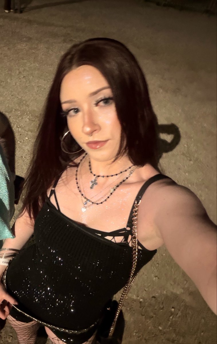 𝒲𝒽𝒾𝓂𝓈𝓊𝓇 tweet media
