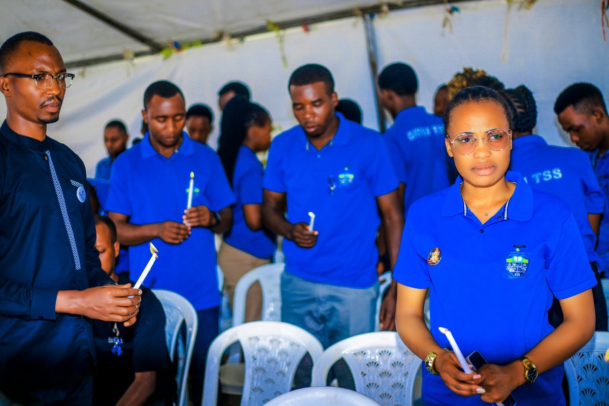 gitisitss's tweet photo. Gitisi TSS joined the nation in #Kwibuka32 to honor the victims of the 1994 Genocide against the Tutsi. 🕯️🇷🇼 The event was attended by local leaders, school leadership, and students. The 
y also supported vulnerable genocide survivors from the Gitisi community. 💙 @ImutakaraIwacu https://t.co/3pOgql1hwh