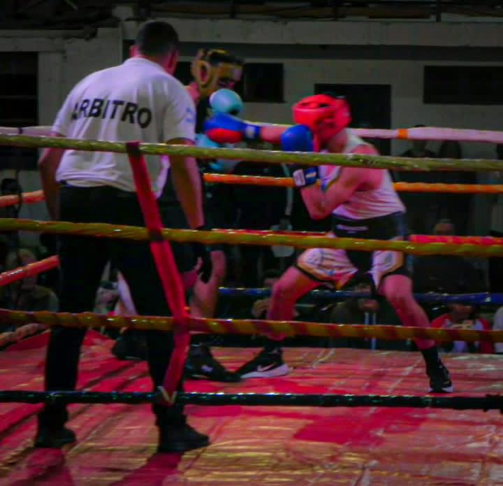 Boxeoproduccion's tweet photo. Sábado 16 de Mayo -22 hs.
Club Sportivo Patria.
Título Provincial Femenino Amateur WPC (World Pugilism Commission).
#box #boxeo #boxing #boxeoproducciones #asociacionformoseñadetecnicosdeboxeo https://t.co/iwI8brSdZo