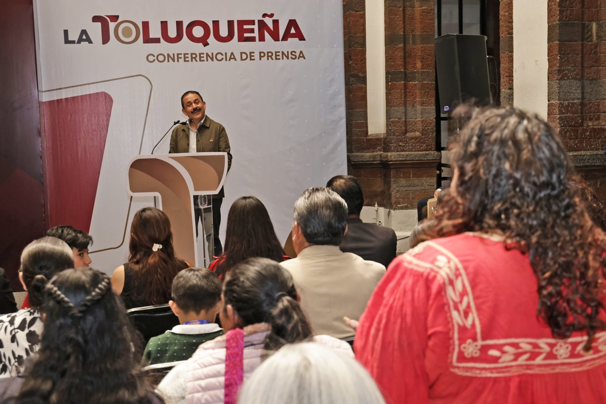 SeducEdoMex's tweet photo. ☀️Esta mañana, el Secretario Miguel Ángel Hernández Espejel participó en la conferencia de prensa 🎙️ #LaToluqueña del @TolucaGob, donde destacó que el trabajo en equipo entre los tres niveles de gobierno fortalecen a las comunidades de aprendizaje. 🤝✨ https://t.co/I2oEuNWybZ