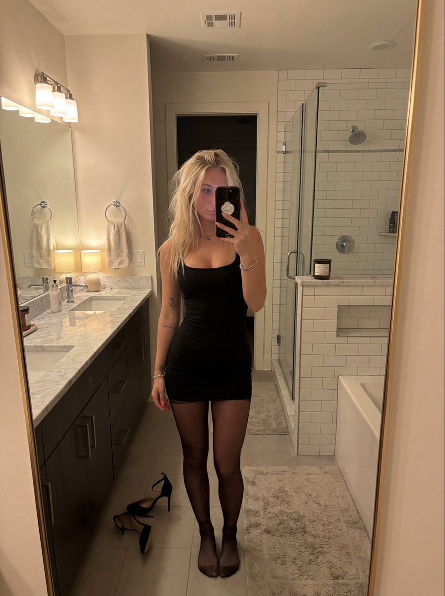 Lilly Foxx tweet media