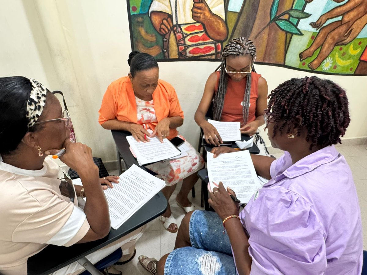 Ciase_ong's tweet photo. ☀️¡Seguimos construyendo la agenda de Mujer, Paz y Seguridad desde y con los territorios! 

Hoy, el equipo de CIASE en Quibdó (Chocó), impulsa un diálogo sobre Democracia resiliente y transformadora con funcionarios/as.

🇨🇭🤝 🇨🇴 Apoya Embajada Suiza en Colombia @SuizaColombia 🧵 https://t.co/0fdcSRWSRu