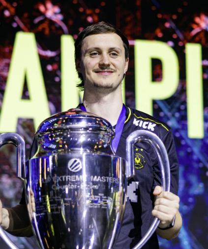 CSGORoll tweet media