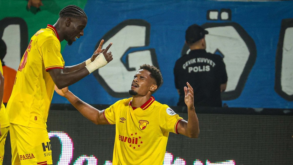 GoztepeCom's tweet photo. Eski forvetimize büyük teklif.

https://t.co/O2vARa7DCe

#Göztepe #Göztepecom #GöztepecomOfficial https://t.co/of86moSwII