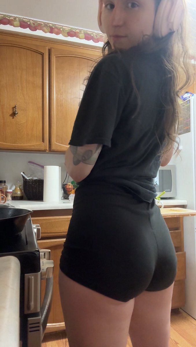 pacedandperfect's tweet photo. Help my disabled butt reach my goal! Go right now to my Onlyfans 😈 https://t.co/SbrZh0B3jJ
