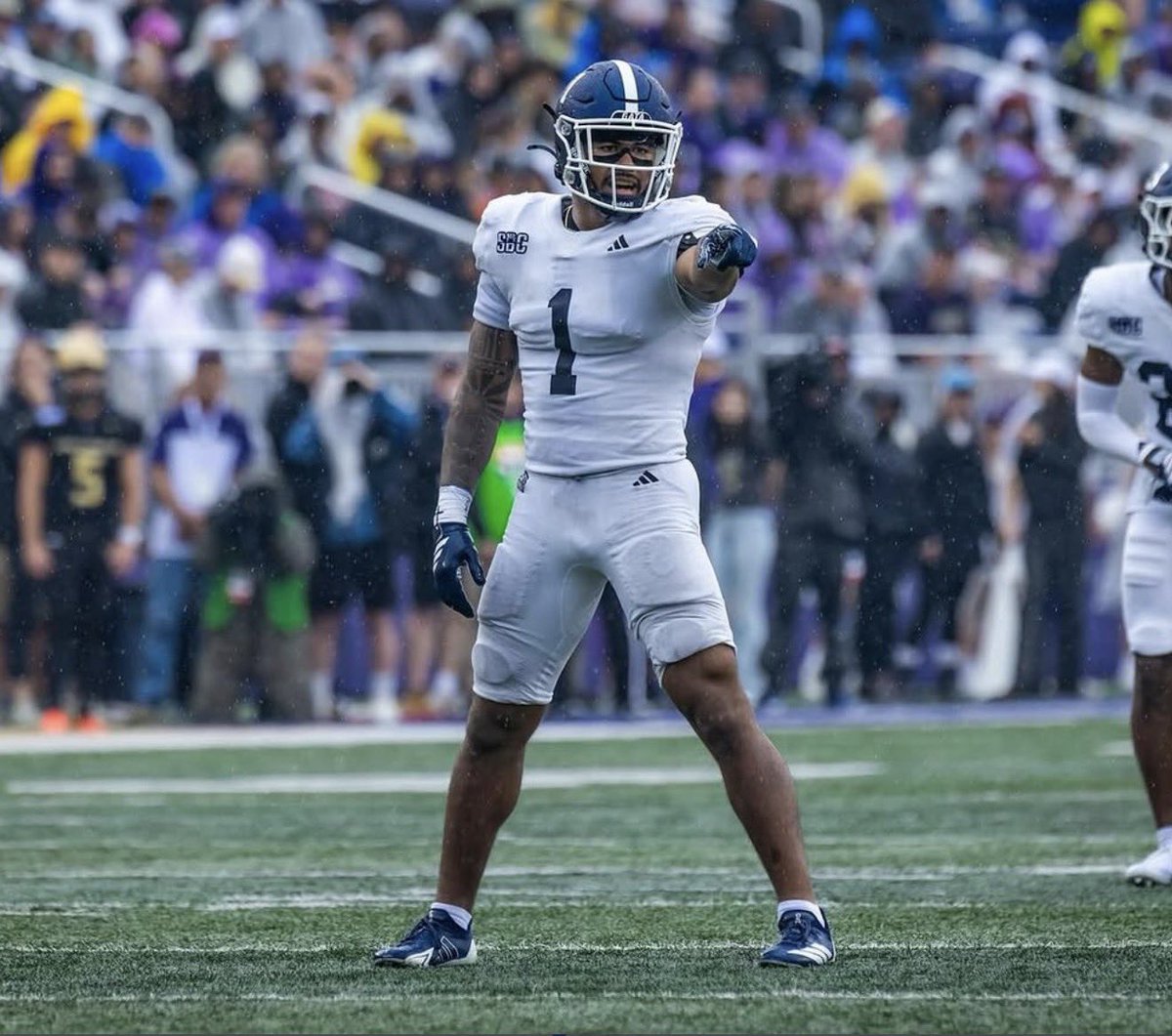 Andr3wMassey's tweet photo. After a great conversation with @CoachJWitte, I am excited to say that I have received an offer from Georgia Southern!!
@CoachMutz @GSCoachHelton @Americanfbcamp @coledemz @jameson_g_ @HHIHS_football @hhihsathletics https://t.co/JIcOyYTeZG