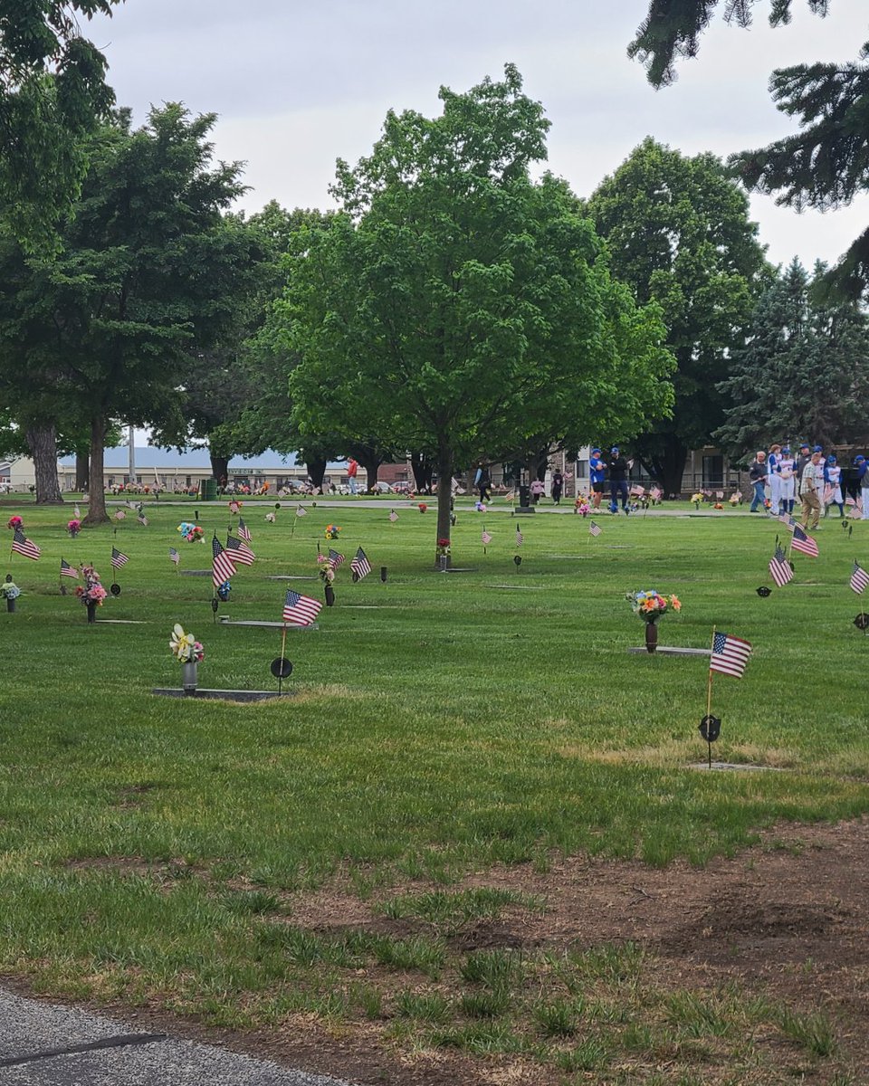 PLSHSTitans's tweet photo. Titan students and staff joined community volunteers and Papillion Post 32 tonight to place flags at Cedardale Cemetery in honor of our veterans. 🇺🇸

A powerful reminder that respect, remembrance, service, and gratitude are alive and well in our community. 
America 250! https://t.co/rYqRP25mvi