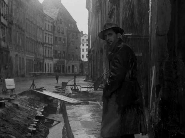 drivelexandria's tweet photo. The Noose (Pętla, 1958)
• Polônia, Drama
• Dir: Wojciech Has
(legendado em pt-br, en)

Um dia na vida de um alcoólatra. Com a ajuda de sua namorada Krysia, Kuba tenta retomar o controle de sua vida. https://t.co/XxmYBzk4Vz