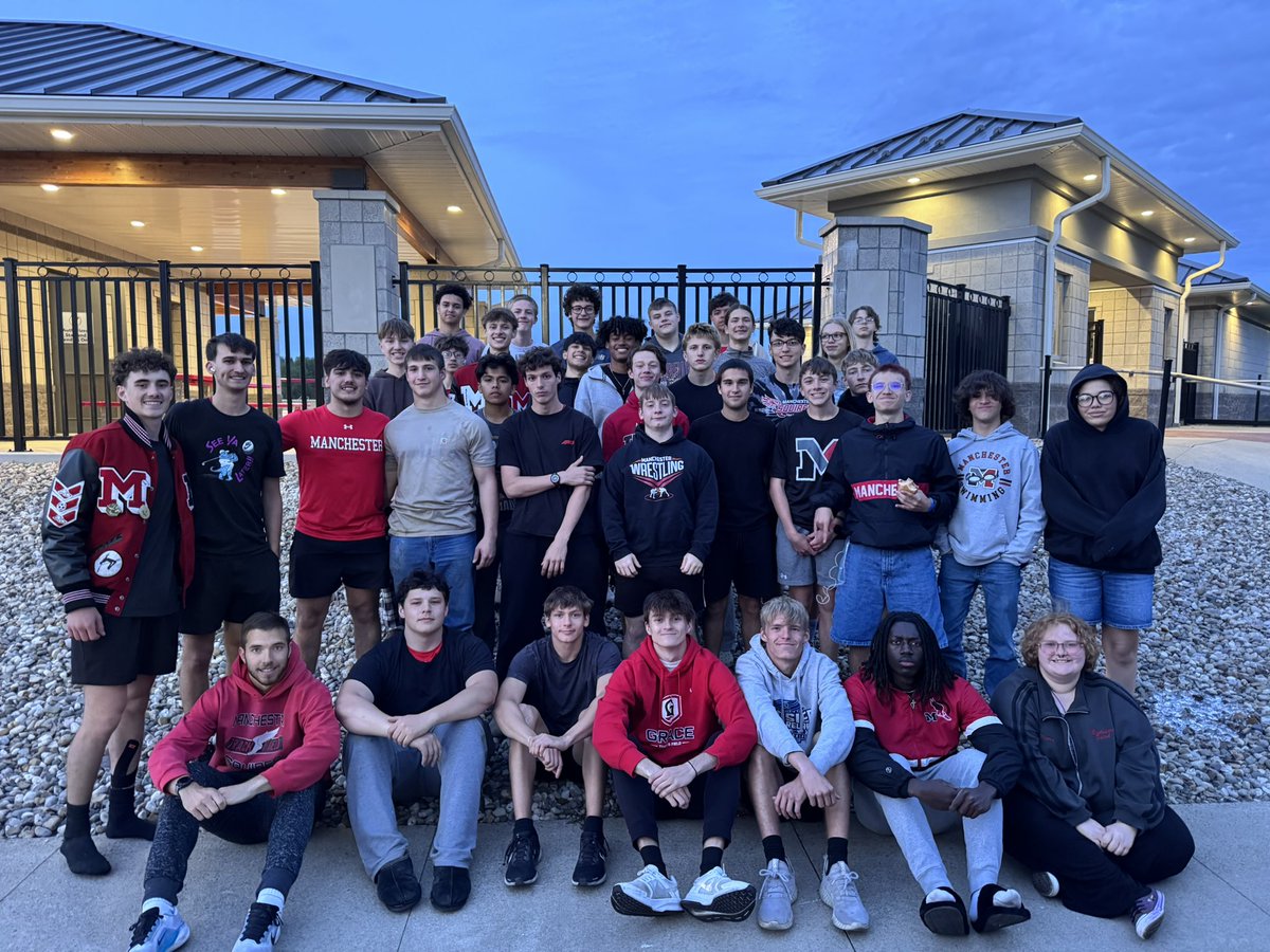 squirerunning's tweet photo. The boys team finished 3rd at Sectional with 5 Sectional Champs that include Presl in HJ, Heath in the 110 m hurdles, the 4x1 (Metzger, Miller, Poston, Heath), Metzger 300 m hurdles, and 4x4 (Metzger, Poston Showalter, Heath)

Results at https://t.co/hdnDiXFHcO

#GoSquires https://t.co/64d2htQptV