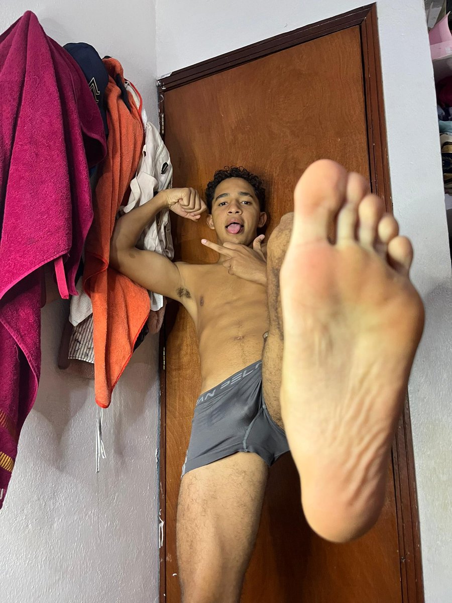YavicM's tweet photo. Actively emptying slaves' wallets, come to my DMs, bitch 🐷😈⛓️
#money #ATM #slave #cashslave #cashmaster #alpha #master https://t.co/1U8btk1l3g
