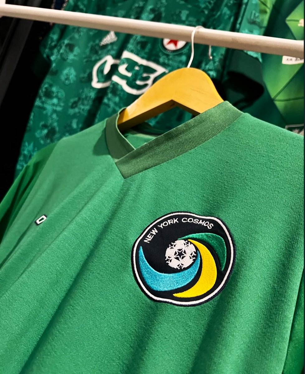 Surrameykits_'s tweet photo. Bismillah,,
Update Jersey Original!✌️
#Jersey4Sale #JerseyForSale  
—
• New York Cosmos 🇺🇸 | Unknown Season Long Sleeve by Umbro| L (75 x 54) Cm | Mint Condition | IDR 485.000.-
—
https://t.co/7eu7lJlkB6
Marketplace by Request ✅
📩 WA : 081286660270
-
Thankyou Happy Shopping! 👊