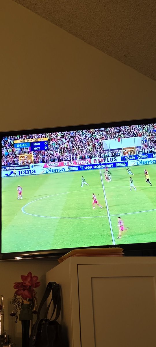 Djcazper's tweet photo. @DeportesTVC saludos desde california a todos los vagos de las vegas de Leonel Caballero. https://t.co/7vaqWzpYLH
