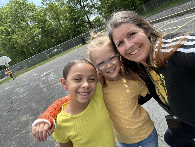 PHillPanthers's tweet photo. Today we declared it Mrs. Dimmitt and DDG (Mrs, Griffin) day!!!! We wore their favorite colors (yellow and pink) , JH highlighted them on announcements and they soaked up the love at bus time!! 🐾🩷 https://t.co/tUMSH4JcLo