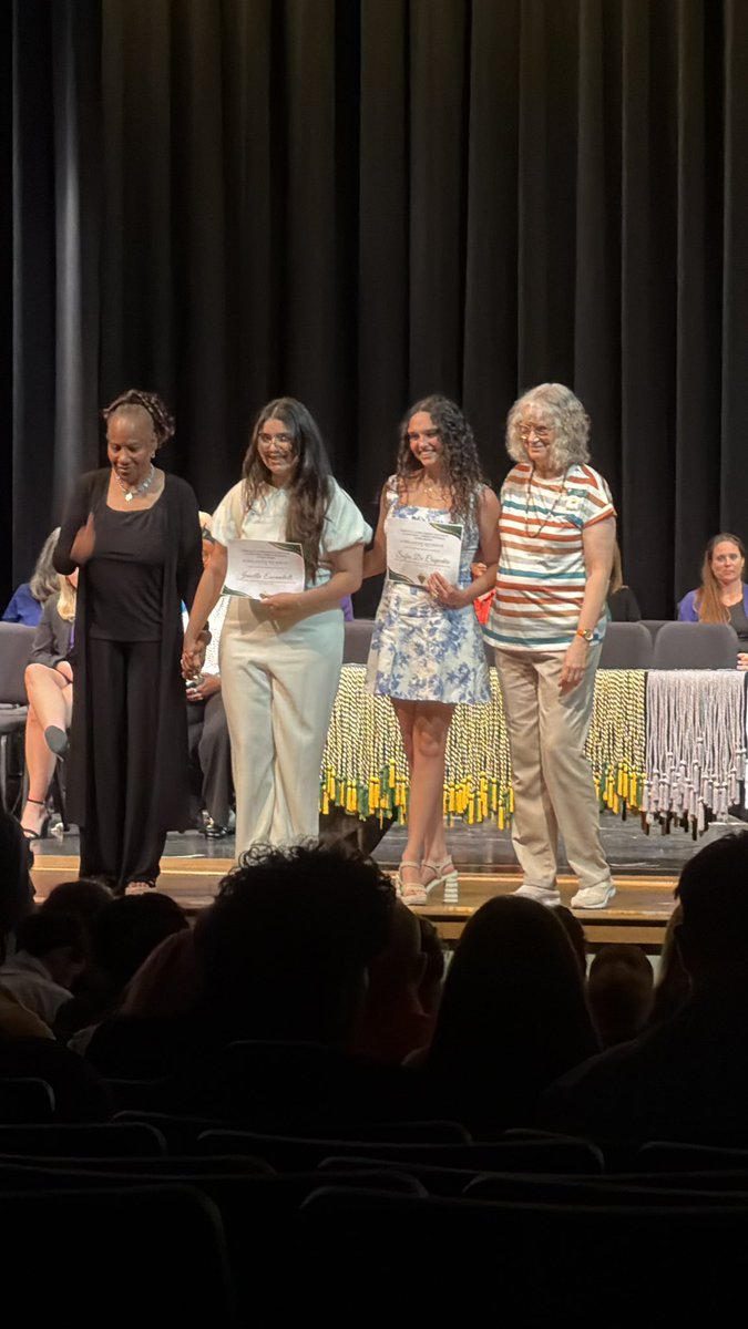 HeySofia28's tweet photo. Senior Awards:
Summa Cum Laude
AA Degree
PEO Star Scholarship https://t.co/qPLg18bLSA