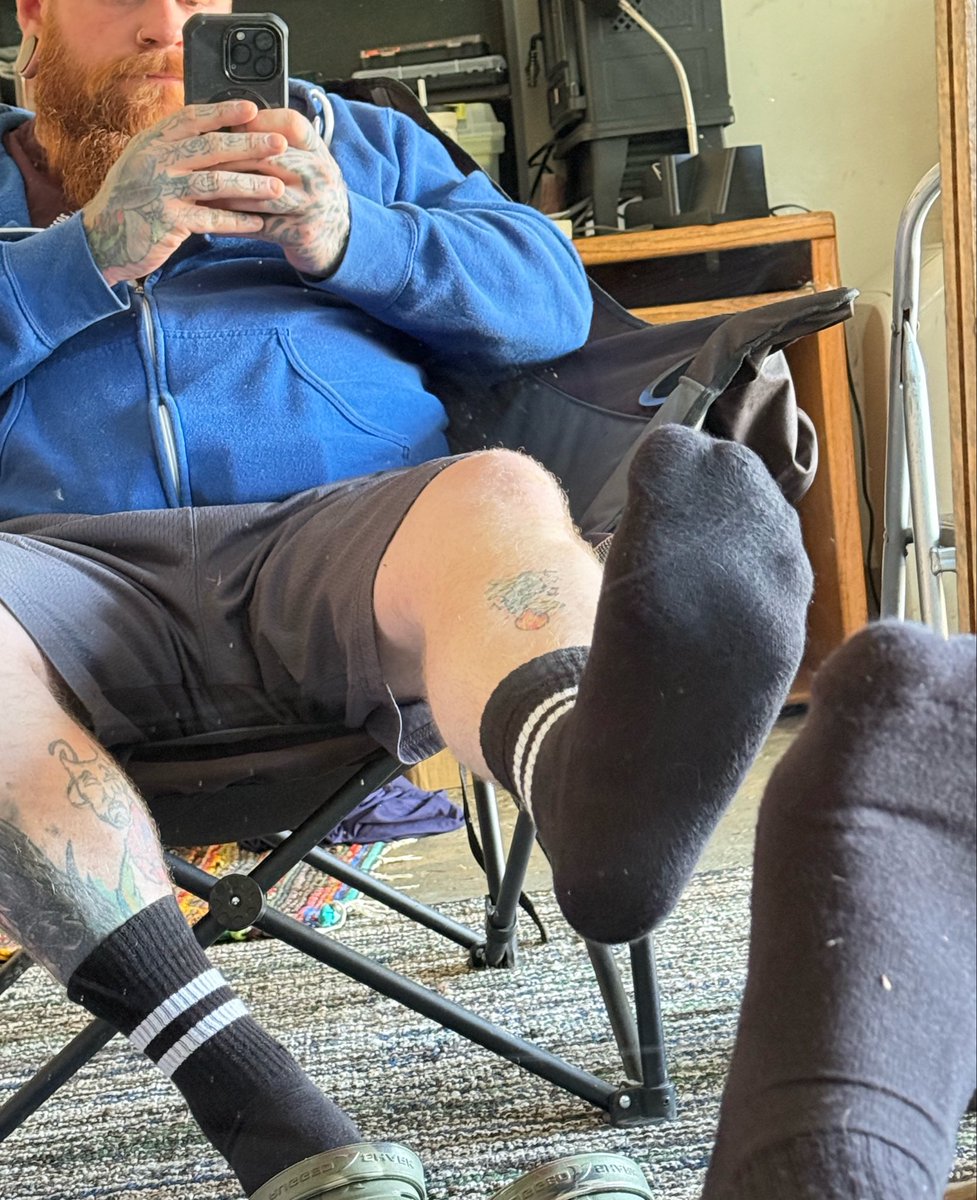 Stinkysocksbear tweet media