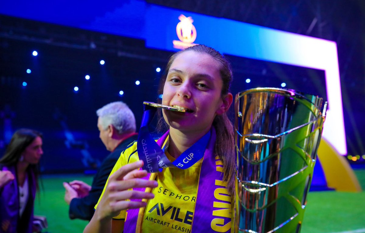 VIBES_NASSR's tweet photo. 🟡 — نادي #النصر يكتب التاريخ || 
لـ يكون اول نادي سعودي يحقق فريقه : 

" الدوري السعودي للسيدات - الدوري السعودي للرجال " 

في موسم واحد 💛 https://t.co/kTrdnPVSI5