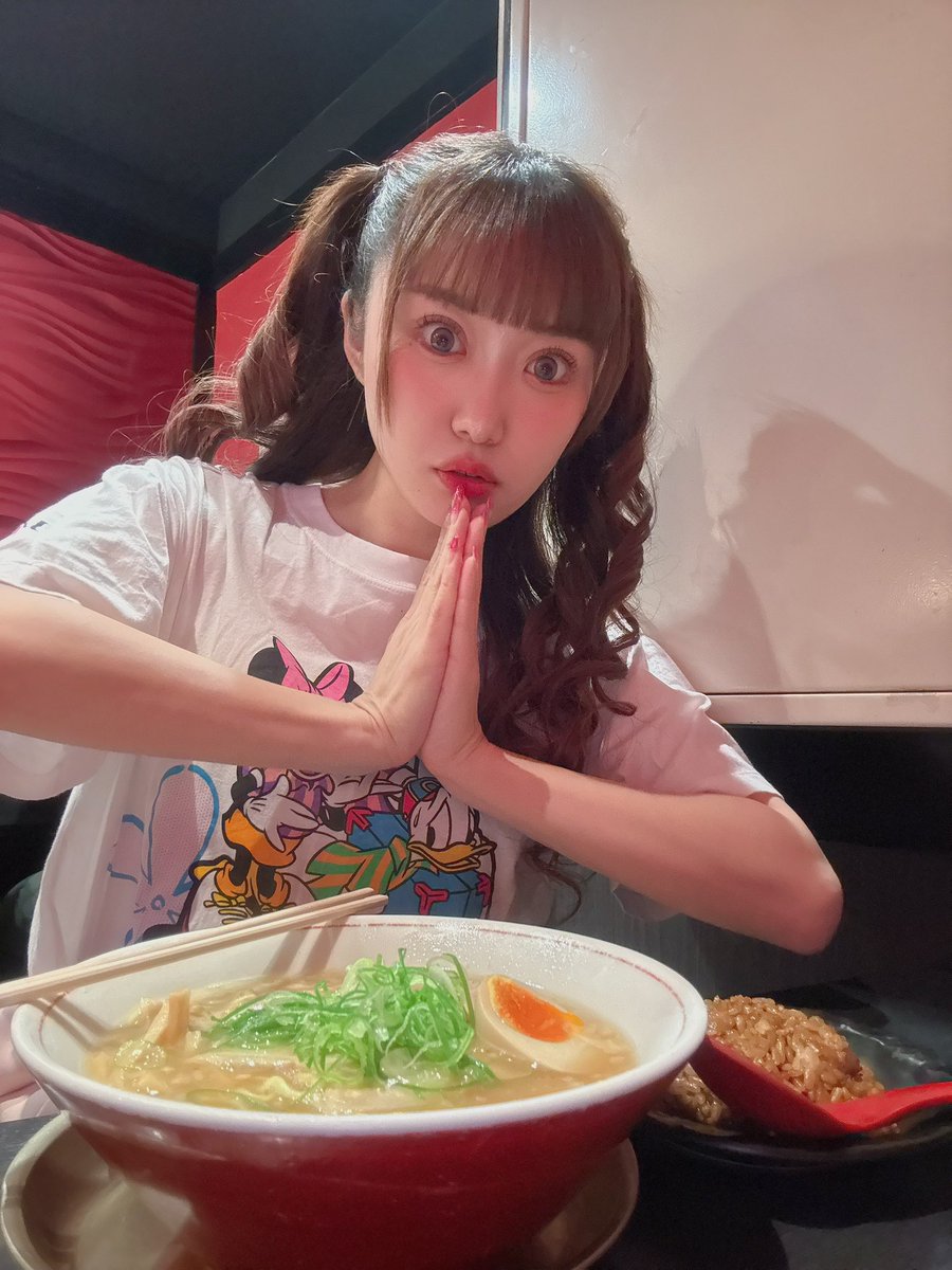 ゆんページ おはようございます☔️ 毎日早起きがんばってる〜!! 朝から肌寒いね