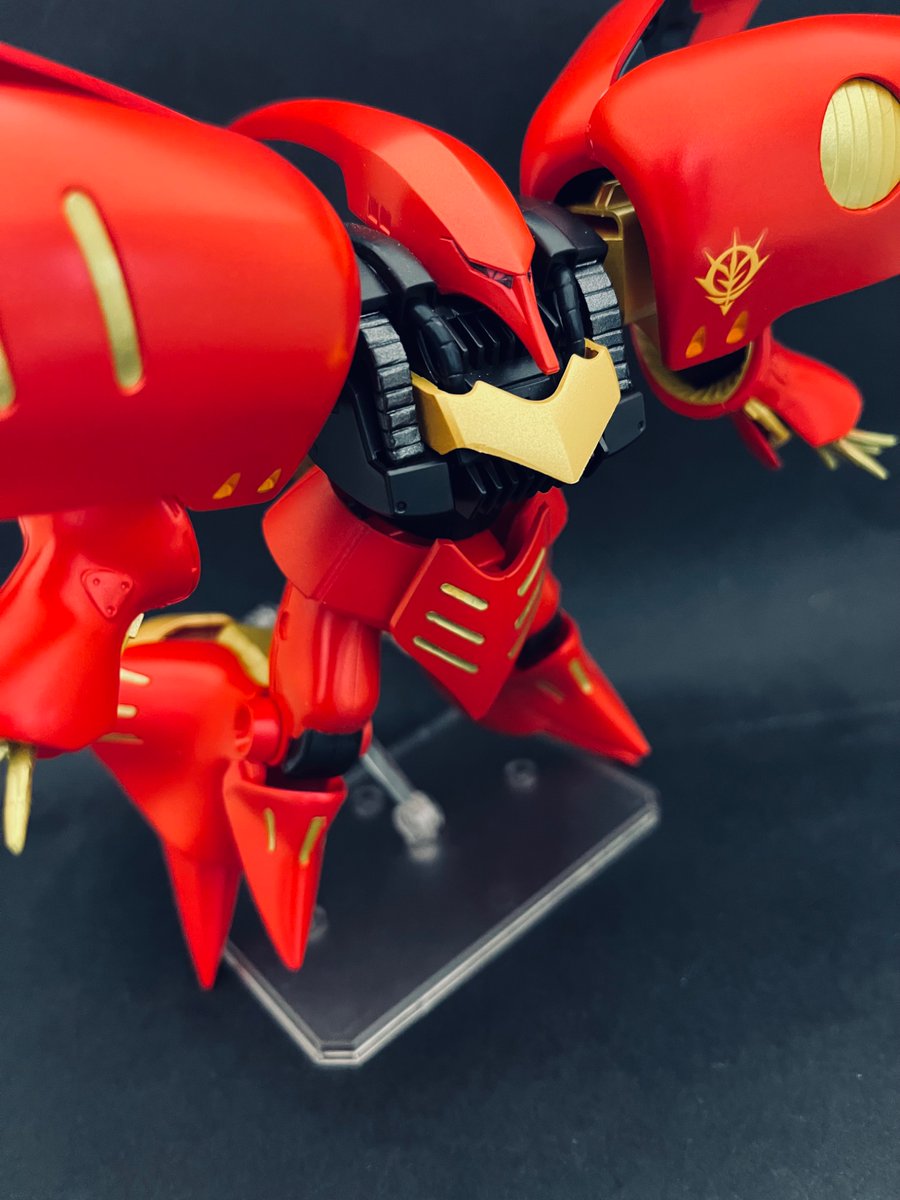 トム tweet media