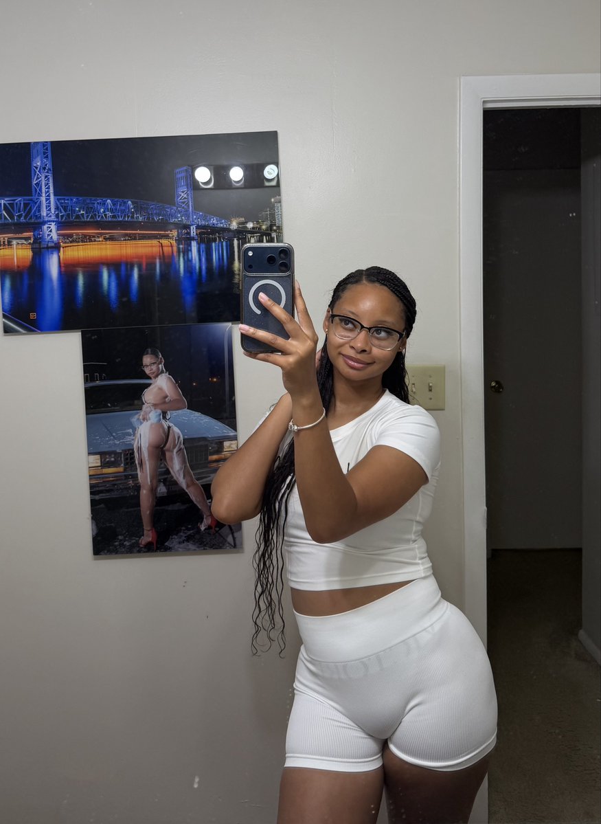 Thee NERD🤓📚 tweet media