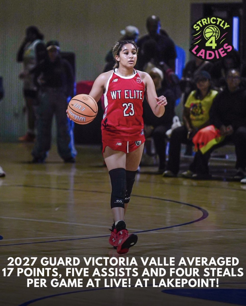 VictoriaValle32's tweet photo. Live at Lakepoint🔥 Shoutout @ _strictly4ladies_ 🤞🏾 #2027 #florida #whitetigers #newbalance #pg https://t.co/nvkHkgHi14
