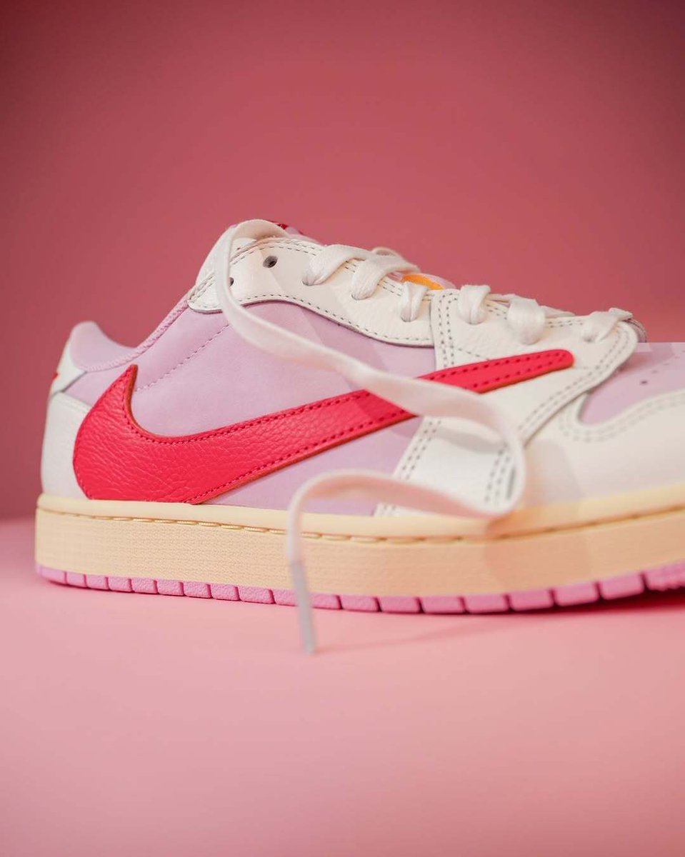 JustFreshKicks tweet media