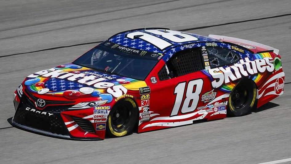 NascarPaint's tweet photo. Kyle Busch - Skittles America Mix (Toyota)

2018 Overton's 400 (Chicagoland Speedway) #NASCAR https://t.co/52zU2qhLmR