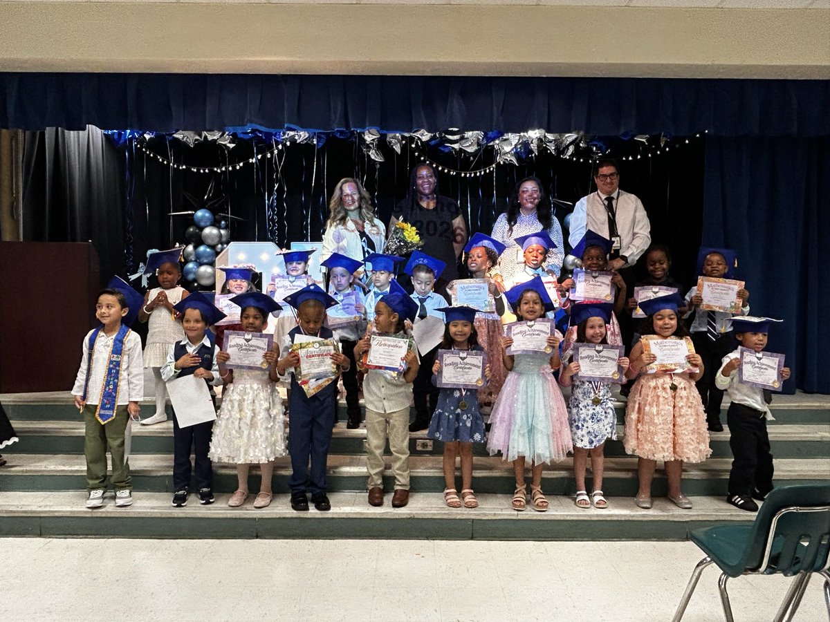 orr_ap's tweet photo. Congratulations to our amazing kindergarten scholars! We are so proud of all the learning, growing, and glowing they’ve done this year.Parents,those decorated hats were absolutely spectacular! First grade, here they come! @DirMWS @BCPS_DeputySupt https://t.co/tzOM7dsRz4