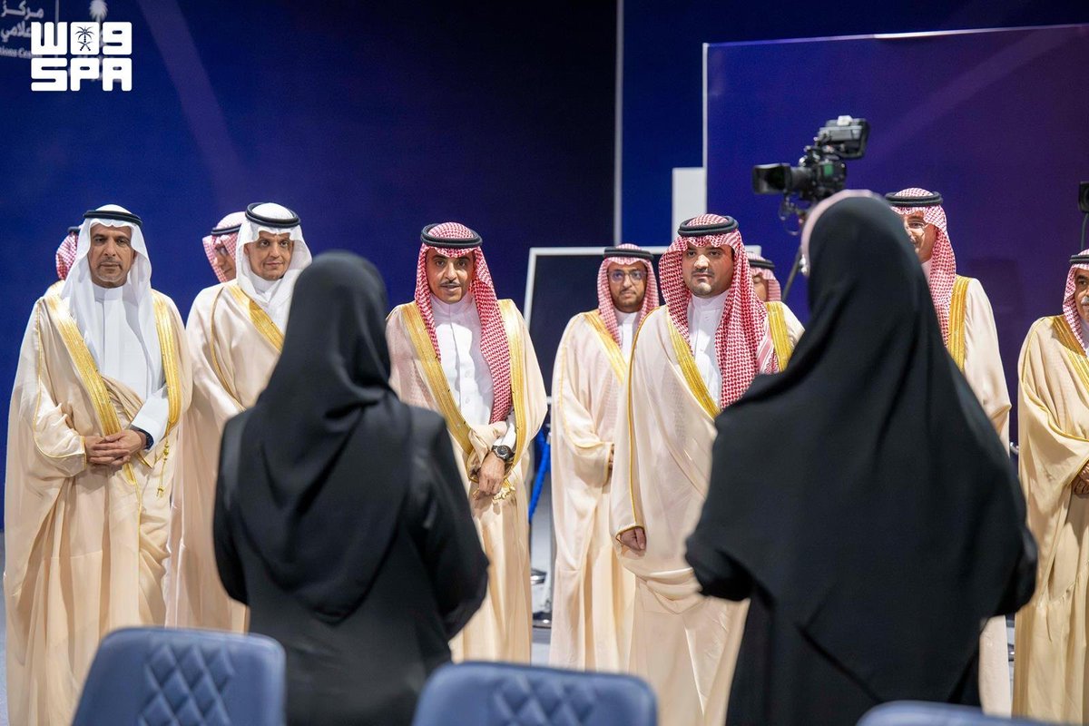 SPAregions's tweet photo. الأمير عبدالعزيز بن سعود يزور ملتقى إعلام الحج ومركز العمليات الإعلامي الموحد للحج بوزارة الإعلام ضمن جولاته الميدانية في موسم حج 1447هـ.
https://t.co/E82B1rhtHO
#حياكم_الله | #واس_حج47 https://t.co/3FFojNUgSo