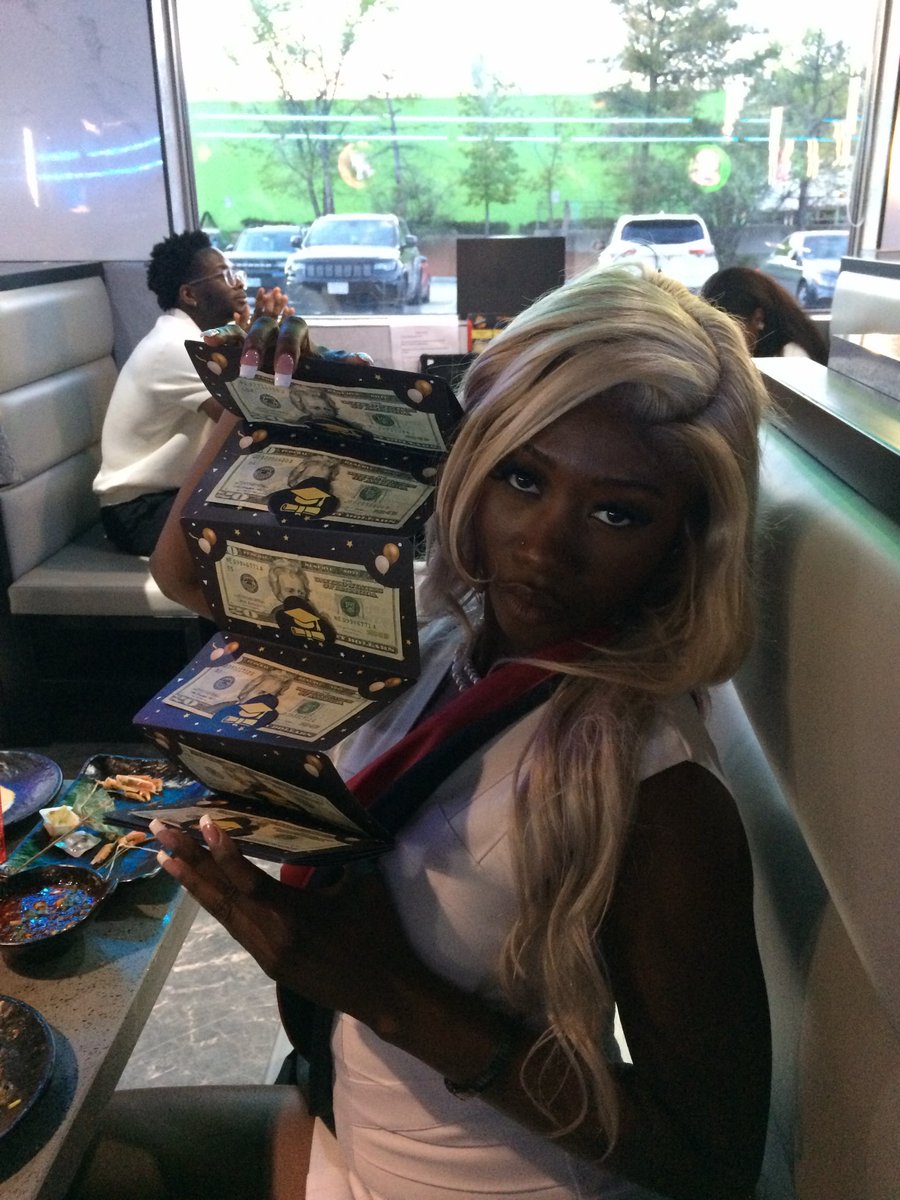 tiarchive3's tweet photo. 👩🏾‍🎓in Herve ledger https://t.co/D3Awokeaku