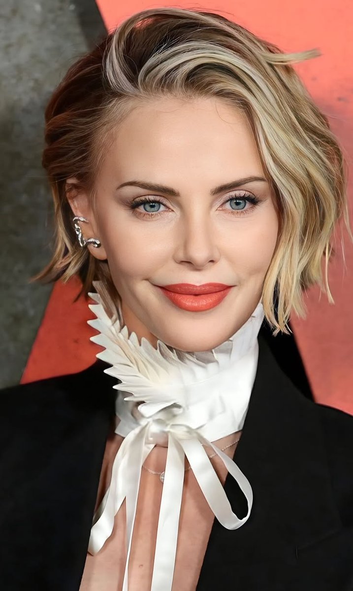 Charlize Theron tweet media