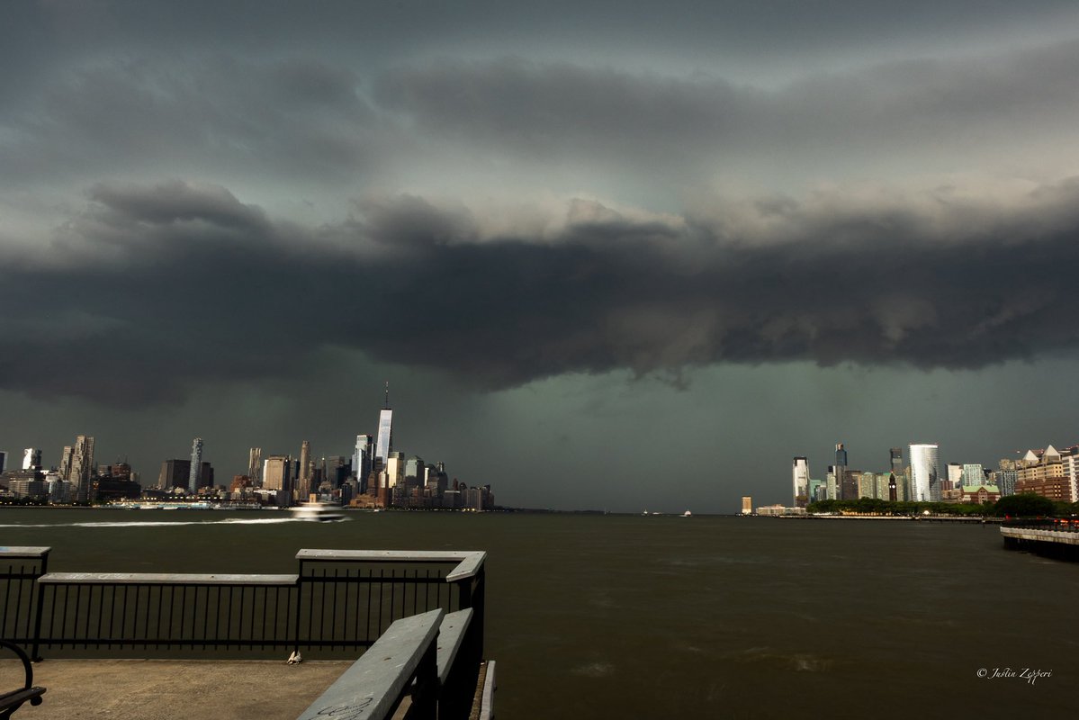 Storm_Chaser_Justin tweet media