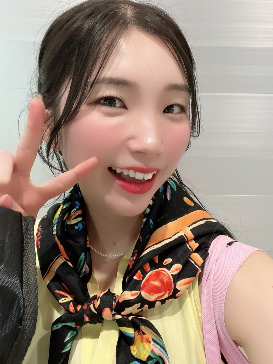 mayu tweet media
