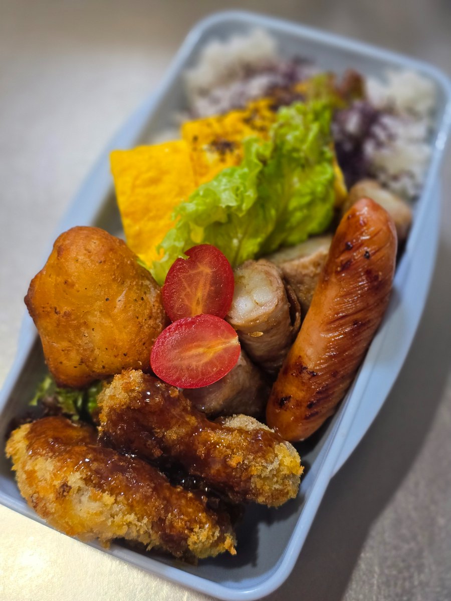 Obentou41's tweet photo. ノンフライヤーでチーズインカツとポテトイン豚巻き🧑‍🍳🧑‍🍳🧑‍🍳
来週は研修旅行のようでお弁当はお休みです🤗🤗🤗

#COSORI
#ノンフライヤー
#鬼弁
#女子高生弁当
#パパが作る弁当
#お弁当作り楽しもう https://t.co/KrbstRzxnI