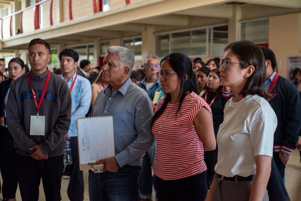 CelisAguirre's tweet photo. La educación es el arma más poderosa para transformar nuestra realidad. Felicito al Centro Universitario Tlacaélel por el histórico #CongresoInternacionalCUT. Tres días intensos de debate, ciencia y cultura que culminaron con la gran participación del Maestro Aquiles Córdova. 🚩 https://t.co/SUQtfgbgw2