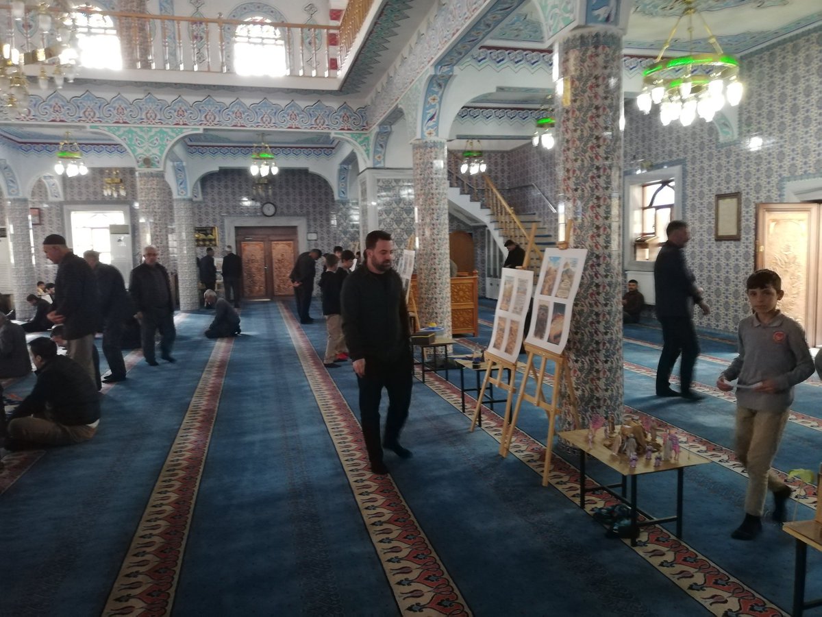 SolhanMEM's tweet photo. ÇEDES etkinlikleri kapsamında Mehmet Akif Ersoy Ortaokulu öğretmen ve öğrencilerimizin hazırlamış olduğu Maketlerle Siyer Sergisini ilçemiz Ulu Camii'nde sergiledik.

Sergide emeği geçen ve katılım sağlayan herkese teşekkürlerimizi sunuyoruz. https://t.co/eNUXOOlXjh