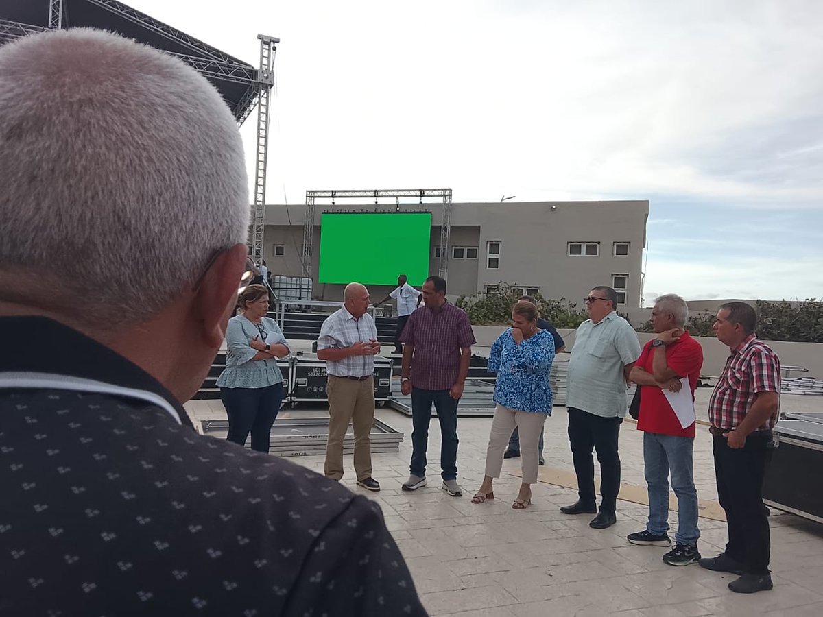 janier36372's tweet photo. Se prepara la Tribuna Antimperialista para unir nuestras voces contra otra infamia del imperio yanqui, que pretende con calumnias, justificar sus agresiones y dañar la imagen de #RaúlEsRaúl

#LaPatriaSeDefiende
#DefendiendoCuba🇨🇺 https://t.co/RZRRXWcyo8