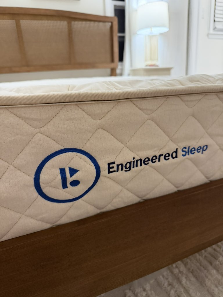bryanbrosgolf's tweet photo. Massive Memorial Day sale going on over at @EngineeredSleep!! Code: BRYANBROS for an additional 15% off! #kingmega https://t.co/fSvb7G0R7L
