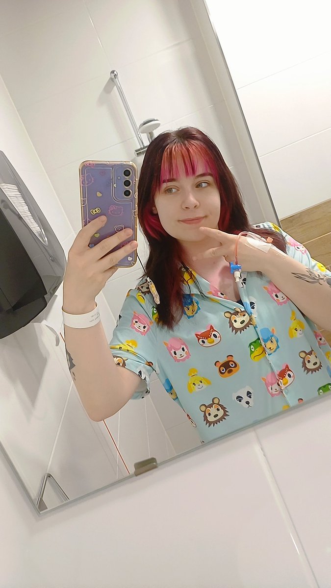 caorin__'s tweet photo. got my surgery done!! (ft fent eyes LOL I got it for anasthesia)

it's now about 6 hours since I got discharged from the hospital 🩷 I already have so much less pain than before the surgery and way less body dysmorphia. and that's just on day one. https://t.co/sdMY2hauvn