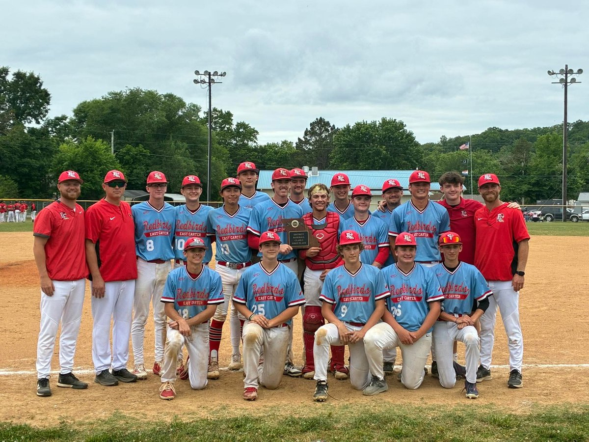 BradyMSmith2026's tweet photo. Class 2 District 2 CHAMPS!!!  Lets keep it going!!! @BryceStahl2026 @ochoaseb3 https://t.co/2rVLaPWLzE